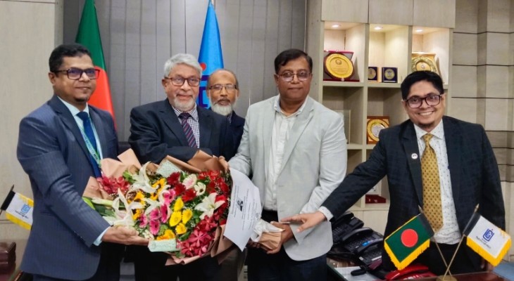 ইউজিসি চেয়ারম্যানের সঙ্গে মানারাত উপচার্যের সৌজন্য সাক্ষাৎ